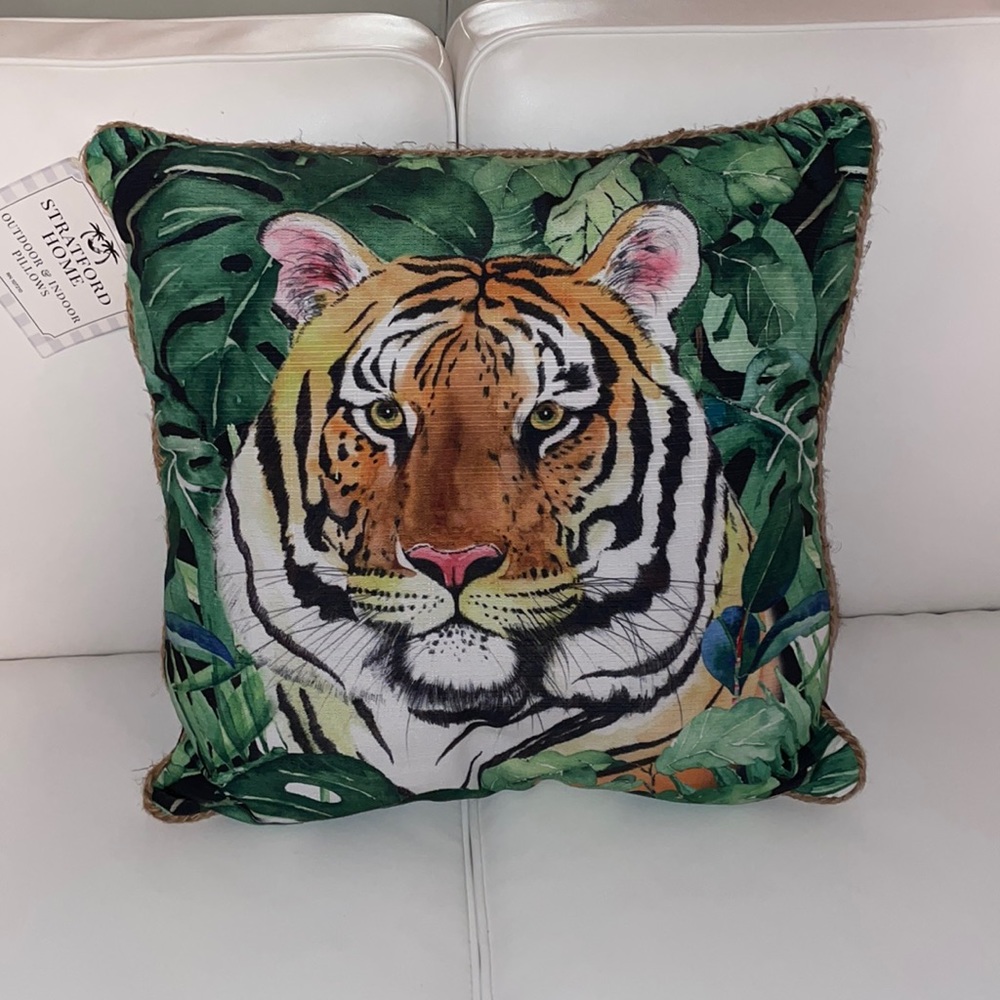 🐯NWT Stratford Home Tiger outdoor & indoor pillow in honor of Year of the Tiger